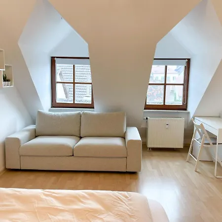 Nami - Robin - Helle Mitten In Der Stadt Apartment Memmingen