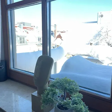 Nami - Robin - Helle Mitten In Der Stadt * Memmingen