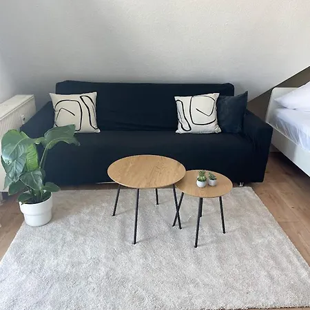 Nami - Robin - Helle Mitten In Der Stadt Apartment *
