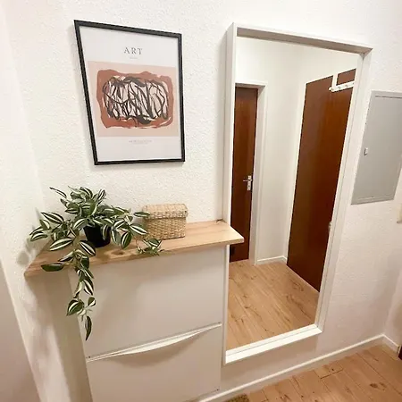 Nami - Robin - Helle Mitten In Der Stadt Memmingen