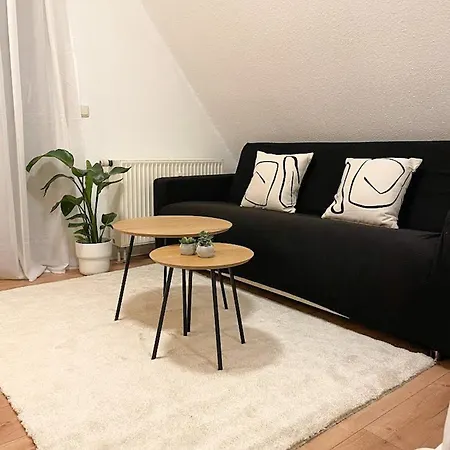 Nami - Robin - Helle Mitten In Der Stadt Apartment *