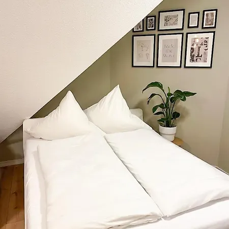 Nami - Robin - Helle Mitten In Der Stadt * Memmingen