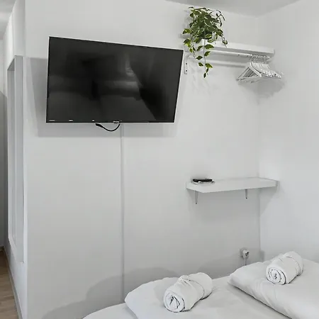 Nami - Robin - Helle Mitten In Der Stadt Apartman Memmingen