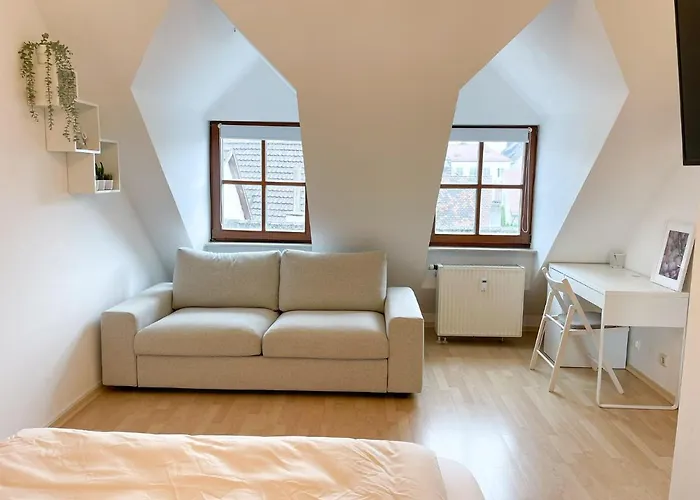 Nami - Robin - Helle Mitten In Der Stadt Apartamento Memmingen